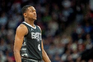 福克斯：我已准备好上场但球队很谨慎 我将缺席季前赛与揭幕战