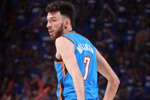 将总冠军奖杯带回家乡？切特：想让孩子看到希望 这是有可能的