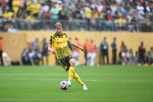 斯文松:上半场我们有很多进球机会,下半场对手表现得更好 斯文松:上半场我们有很多进球机会,下半场对手表现得更好