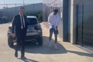 迪马济奥：尤文图斯后卫卡巴尔抵达医疗中心接受检查，以确定伤情