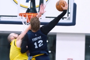 队记:约翰尼-弗菲训练中上演精彩扣篮 西卡:谁告的密🤣? 队记:约翰尼-弗菲训练中上演精彩扣篮 西卡:谁告的密🤣?