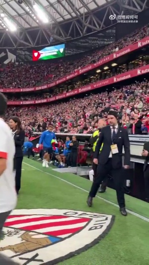 毕包邀请巴勒斯坦难民到主场表示支持，成为首支正式致敬的西甲队