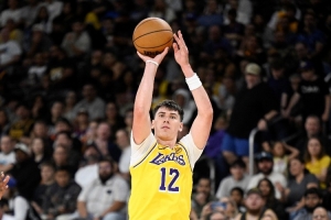 正负值依旧最低！拉拉维亚半场6中2&三分2中0得到4分3助1断