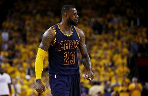 最喜欢哪个时期的詹姆斯？阿门-汤普森：骑士2.0时期的他完全不同