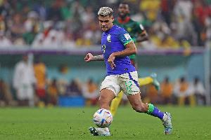 飞行途中窗户破裂！巴媒：吉马良斯、乔林顿与巴西队汇合行程受阻