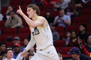 去年没送走！美记：爵士对交易马尔卡宁持非常开放的态度！