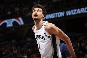 Lowe：马刺可能会与快船&湖人&勇士争夺西部第6 不用打附加赛