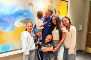 两儿两女幸福美满啊!阿耶莎更新一家子最近动态 库里依旧搞怪 两儿两女幸福美满啊!阿耶莎更新一家子最近动态 库里依旧搞怪