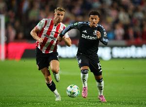 邮报:桑乔即将恢复全面训练,他此前因生病一直单独训练 邮报:桑乔即将恢复全面训练,他此前因生病一直单独训练