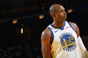 首发手感不佳！霍福德首节3中0&三分1中0没有得分 拿到2板1助