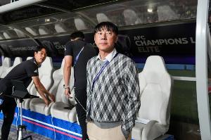 上任仅65天!韩媒:蔚山HD主帅申台龙下课,带队2胜4平4负 上任仅65天!韩媒:蔚山HD主帅申台龙下课,带队2胜4平4负