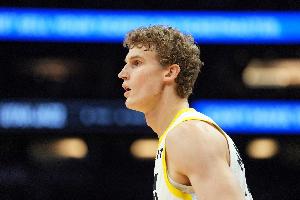 在线辟谣！队记：爵士目前没有交易马尔卡宁的计划！