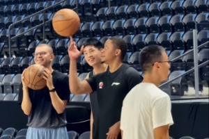 广州龙狮已抵达快船季前赛场馆 化学反应正热中🔥