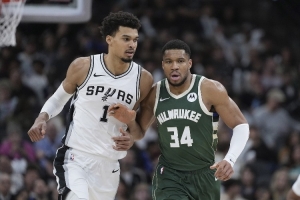 谁亏了？蒂格：马刺可出卡斯尔+福克斯+卡布+4首轮换字母哥