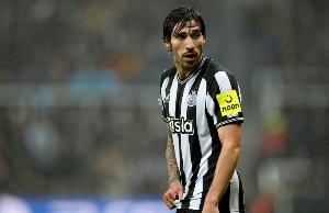 斯科尔斯:人们可能会说赖斯是英超最佳中场,但我觉得托纳利更好 斯科尔斯:人们可能会说赖斯是英超最佳中场,但我觉得托纳利更好