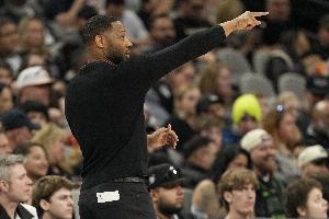 鹈鹕主帅谈先发中锋：谁拼得最凶&开局就能建立优势这是标准