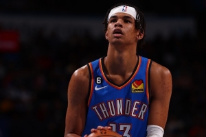 手感冰凉！乌斯曼-吉昂6投0中一分未得 拿到4板2助 出现3失误