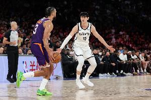 苏群:曾凡博的成长环境和杨瀚森不一样 前者的训练环境亟待改善 苏群:曾凡博的成长环境和杨瀚森不一样 前者的训练环境亟待改善