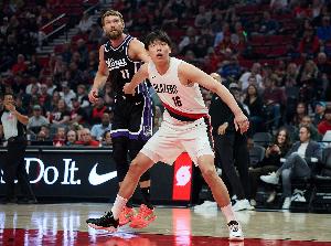 杨瀚森：小萨是我偶像之一 和他对位能感到自己还有巨大提升空间