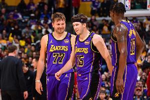 湖记:上赛季东契奇里夫斯搭档的无詹阵容 DFS是否在场天差地别 湖记:上赛季东契奇里夫斯搭档的无詹阵容 DFS是否在场天差地别