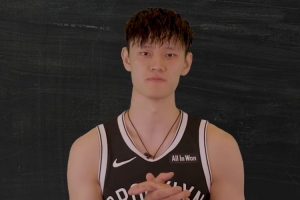 篮球&三分球&布鲁克林&扣篮&盖帽 曾凡博给篮网队友们教中文 篮球&三分球&布鲁克林&扣篮&盖帽 曾凡博给篮网队友们教中文