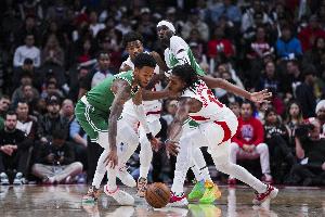 太准了!安芬尼-西蒙斯6记三分球砍下21分2板2助1断 太准了!安芬尼-西蒙斯6记三分球砍下21分2板2助1断