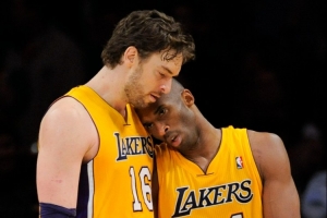 09年湖人和20年湖人哪个强?杨毅:09湖人厉害&他高啊 二阵容更准 09年湖人和20年湖人哪个强?杨毅:09湖人厉害&他高啊 二阵容更准