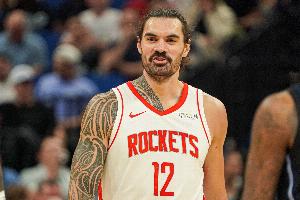 正负值+26全场最高！亚当斯24分钟填满数据栏 贡献2分9板&6前场板