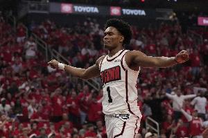 杀伤力可以！阿门8中5拿下21分5板3助 罚球9中9