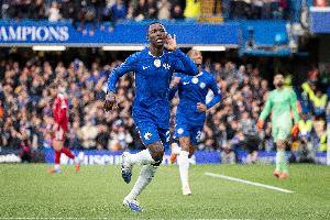 队记：凯塞多是顶级中场的有力竞争者，他是蓝军不可替代的球员