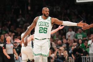 马祖拉:蒂尔曼是职业球员典范 本赛季更具侵略性打法更适合他 马祖拉:蒂尔曼是职业球员典范 本赛季更具侵略性打法更适合他