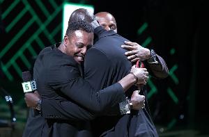 皮尔斯谈雷-阿伦去热火:LBJ是我们的宿敌 你怎么能去加入他们呢 皮尔斯谈雷-阿伦去热火:LBJ是我们的宿敌 你怎么能去加入他们呢