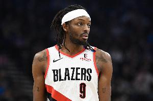 憾失绝平！格兰特15中7砍32分6板2断3帽 罚球14中13