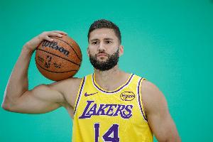 估计进不了轮换！克莱伯10分钟拿到3分 出现4次犯规2次失误