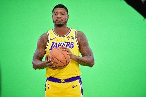 如何让球队打出对抗强硬的风格？斯玛特：只要跟着我干就行了