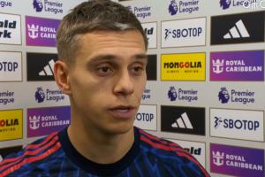 特罗萨德:上半场我们有失水准 所有人都能完成自己的任务 特罗萨德:上半场我们有失水准 所有人都能完成自己的任务