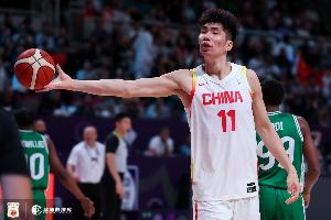 余嘉豪：西班牙联赛的吹罚更贴合国际篮球 鼓励对抗 严抓手部动作