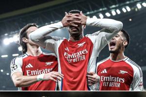 去年贴脸开大，今年一起庆祝！