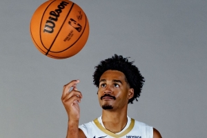 难阻失利！普尔鹈鹕首秀14中6拿到17分 其中上半场15分