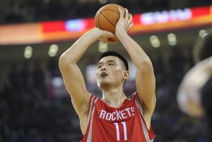 开始总是艰难的!姚明NBA首秀10分36秒 1中0得到0分2板2失误3犯规 开始总是艰难的!姚明NBA首秀10分36秒 1中0得到0分2板2失误3犯规