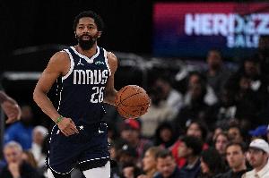 Stein：有欧洲球队有意丁威迪 但阿纳多卢埃菲斯并不在追求之列