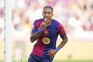 记者：弗里克承认急于让拉菲尼亚复出，导致球员伤情复发