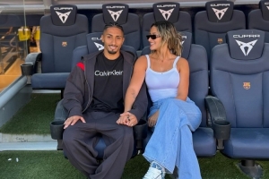 拉菲尼亚无缘国家德比,妻子社媒晒合照鼓励:永远在一起 拉菲尼亚无缘国家德比,妻子社媒晒合照鼓励:永远在一起