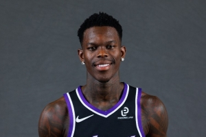 打得可以了!施罗德18中7拿到18分2板12助1断1帽 打得可以了!施罗德18中7拿到18分2板12助1断1帽