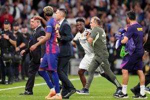 还原国家德比冲突:佩德里引爆火药桶,亚马尔两度被警告话太多! 还原国家德比冲突:佩德里引爆火药桶,亚马尔两度被警告话太多!