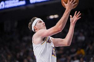 保底25+!里夫斯新赛季前四场比赛得分:26、25、51、41 保底25+!里夫斯新赛季前四场比赛得分:26、25、51、41