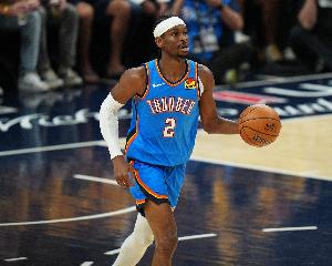 没有罚球!亚历山大半场10中4拿到8分4助 三分1中0 没有罚球!亚历山大半场10中4拿到8分4助 三分1中0