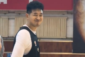 好久不见的阿不都&吴冠希！新疆男篮训练视频：球场暖心时刻 爱了