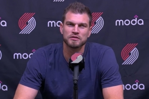 拓媒:斯普利特勤换人是想保持高强度逼抢 用8人轮换到二月就完了 拓媒:斯普利特勤换人是想保持高强度逼抢 用8人轮换到二月就完了