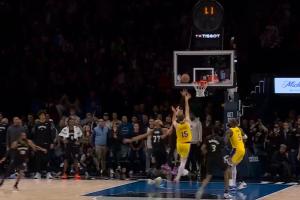 💥压哨绝杀！里夫斯钻人缝抛投！球进灯亮带走胜利！